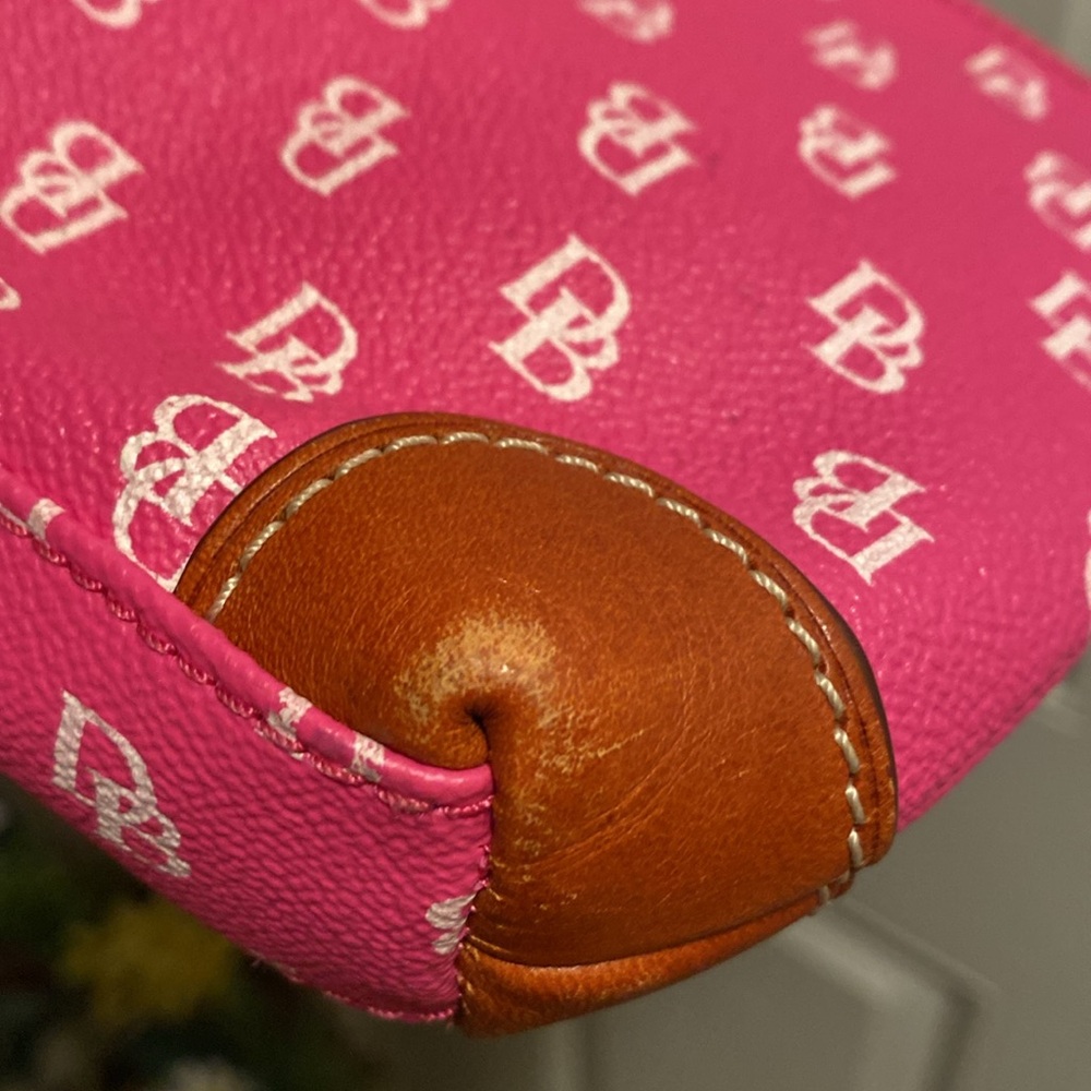 Dooney & Bourke pink and brown leather shoulder bag. - Picture 6 of 13